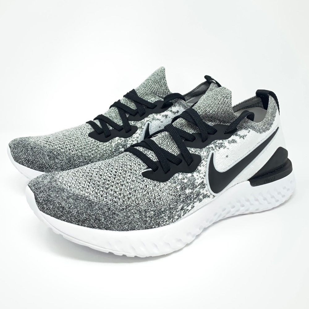 Nike Epic React Flyknit 2 'Oreo' Running Shoe - Picture 3 of 8